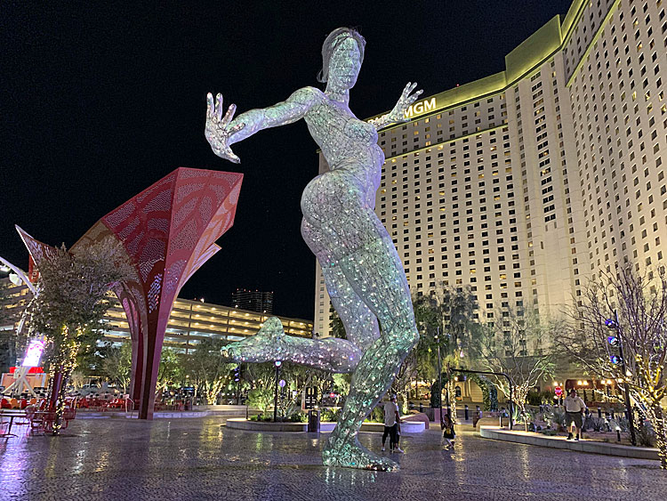 Statue at the Park Las Vegas