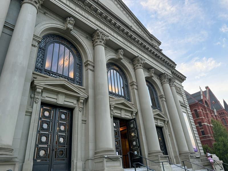Memorial Hall in Cincinnati